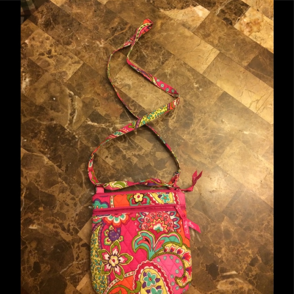 NWOT Small Vera Bradley purse.